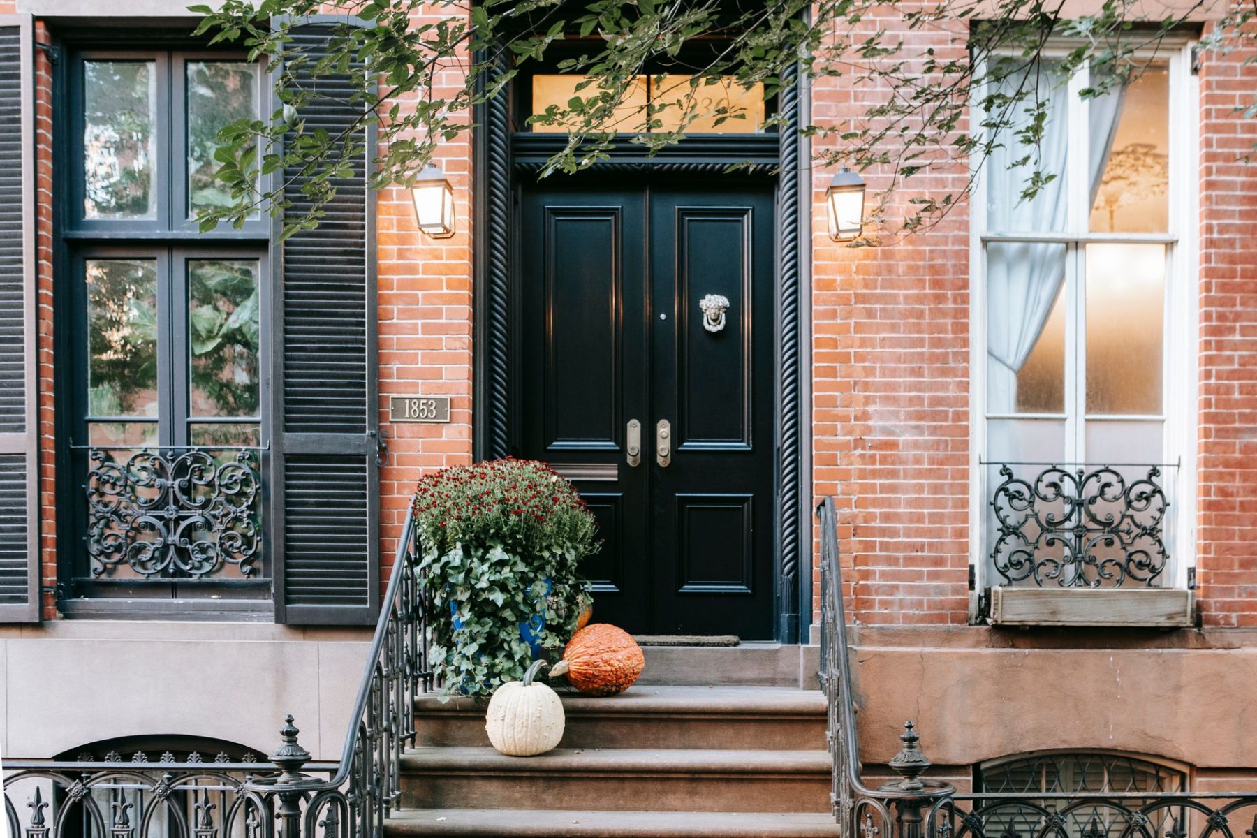 House decorated for for trick-or-treating